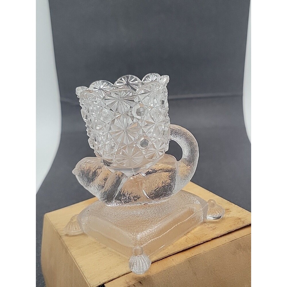 READ Vtg EAPG Richards and Hartley Clear Glass Otter Toothpick Holder Cat Kitten